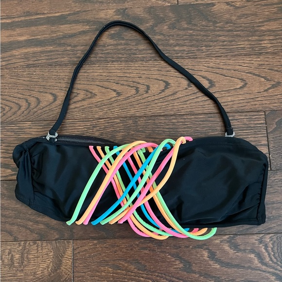 Wet Seal Black Bandeau with colourful lines - Picture 1 of 5
